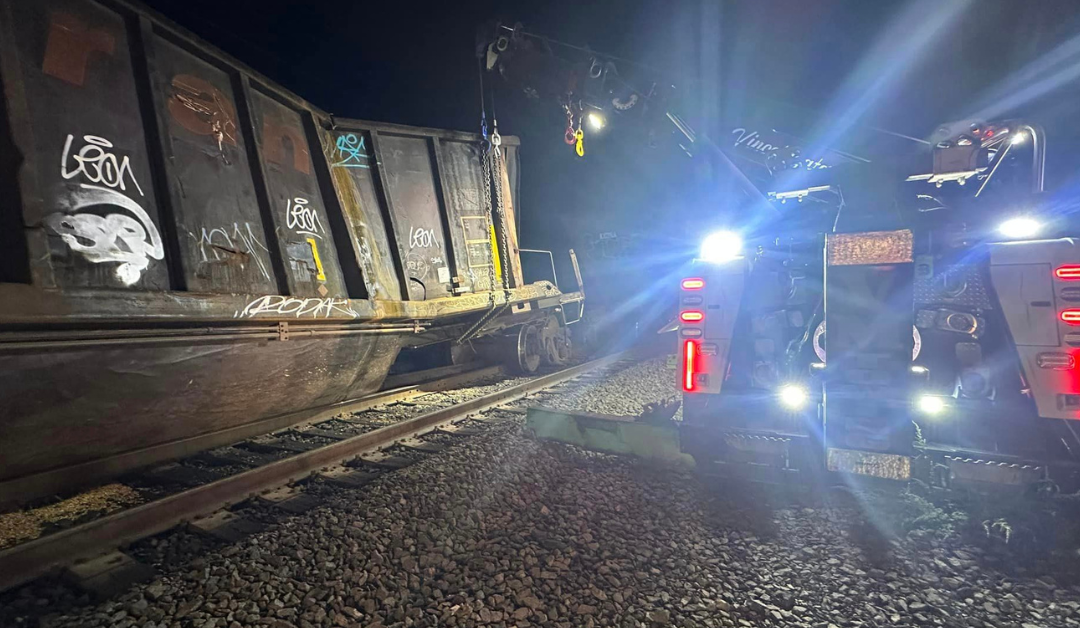 How Towing Professionals Aid in Train Derailment Recovery